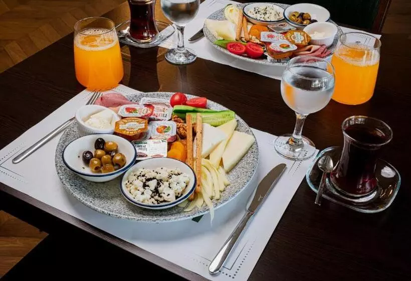 Regenesis Hotel & Spa