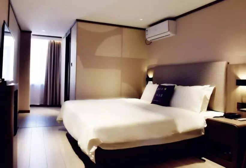 Hanting Hotel Linjiang Municipal Government