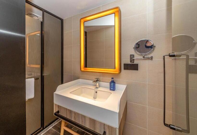 Hanting Hotel Shanghai Huaihai Zhong Road Metro Station