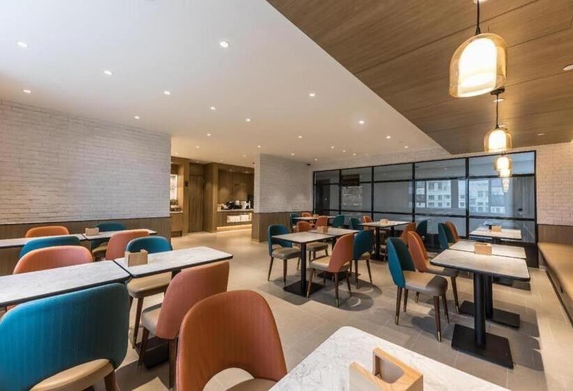 Hanting Premium Hotel Shanghai Yingao West Road Metro Station