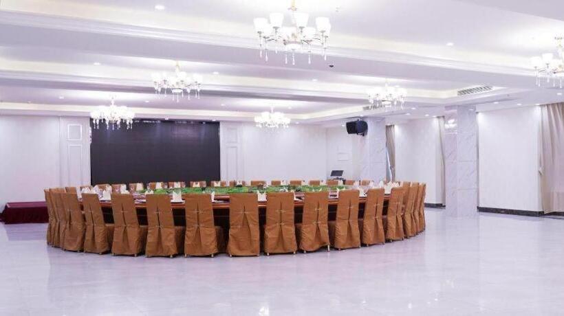 Lavande Hotel Maoming Dianbai Wanda Plaza