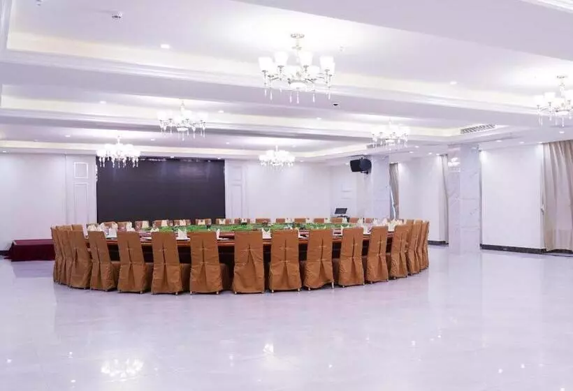 Lavande Hotel Maoming Dianbai Wanda Plaza