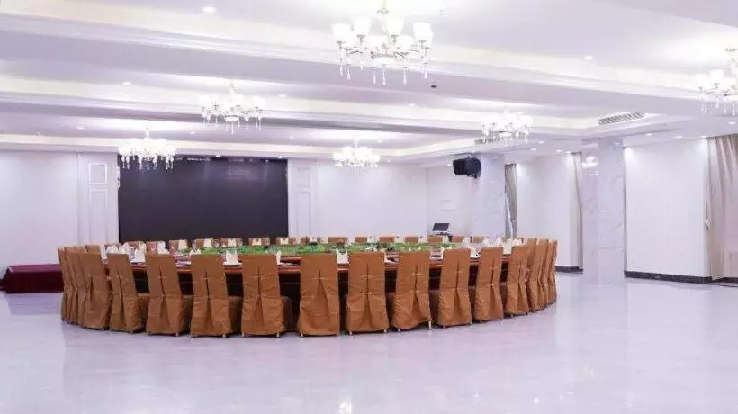 Lavande Hotel Maoming Dianbai Wanda Plaza