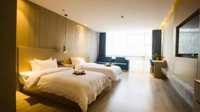 Starway Hotel Xinyi Nanjing Road