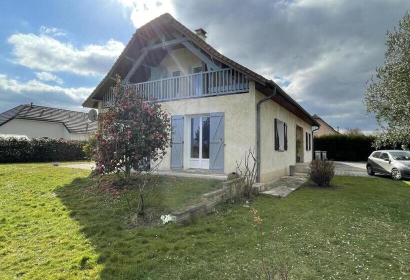 ベッドアンドブレックファースト Chez Evelyne Et Titou