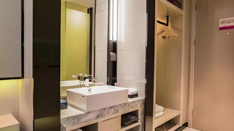 Echarm Hotel Zhongxiang Mochou Lake