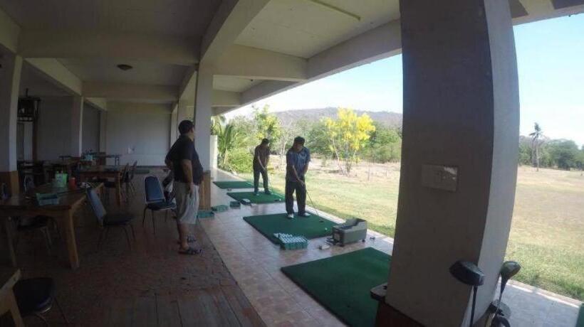 בית מלון כפרי Golf 19