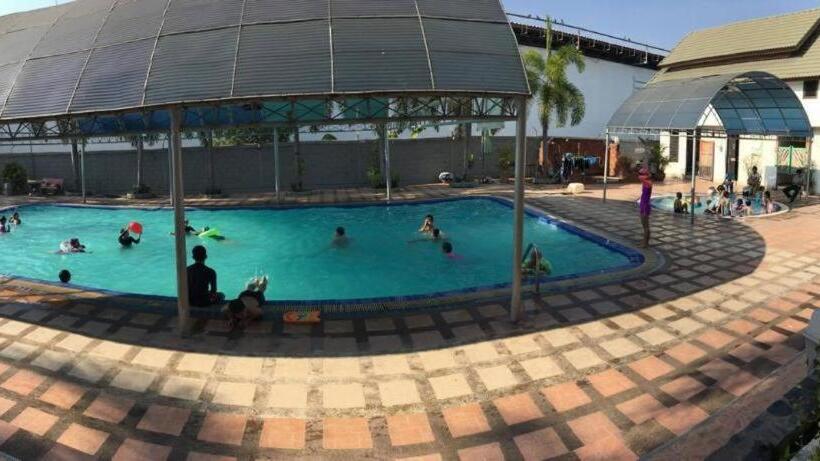 בית מלון כפרי Golf 19