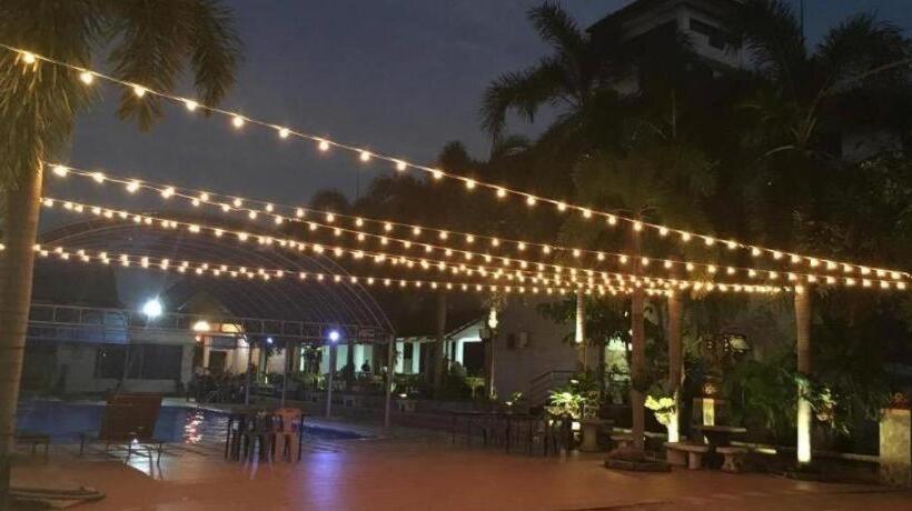 בית מלון כפרי Golf 19