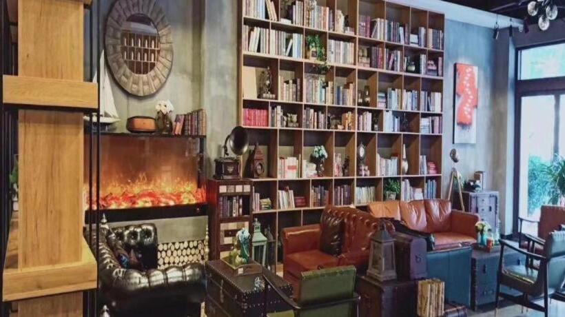 Hotel James Joyce Coffetel·yan An Railway Station Northwest Bureau Old Site