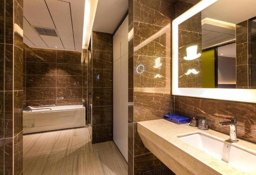 هتل Zmax Hankou Railway Station