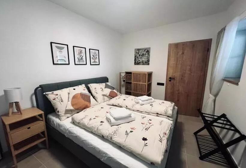 Majatalo Apartmány V Zahradě