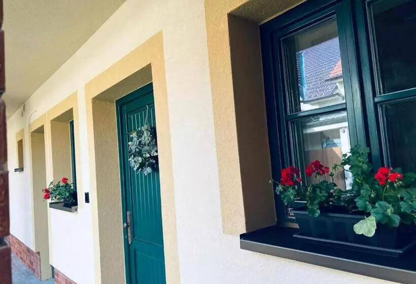 Majatalo Apartmány V Zahradě