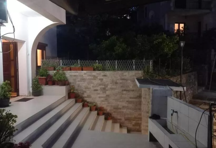 Ulpiana   Apartments,rooms,hostel