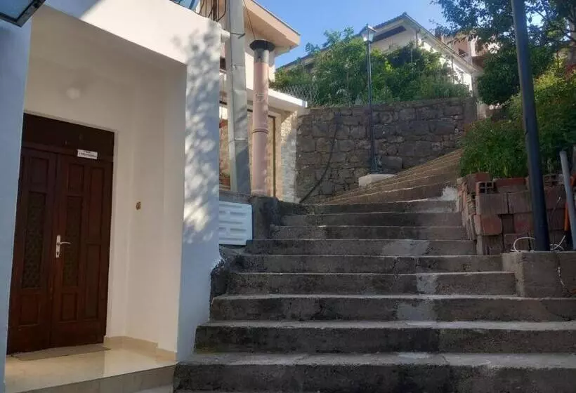 Ulpiana   Apartments,rooms,hostel