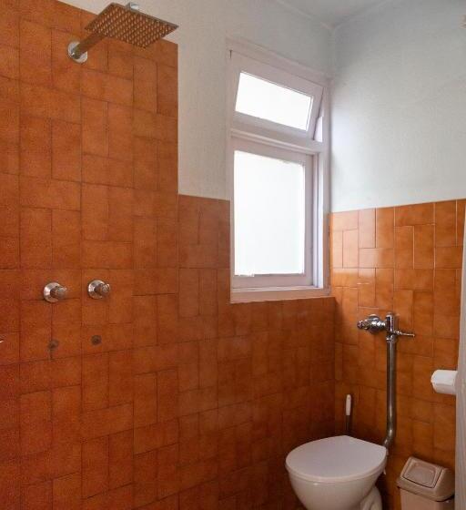 تختخواب و صبحانه Sherwi Hyul