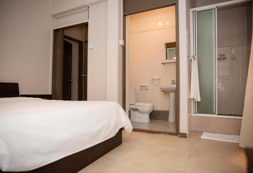 هتل کپسول The Landmark