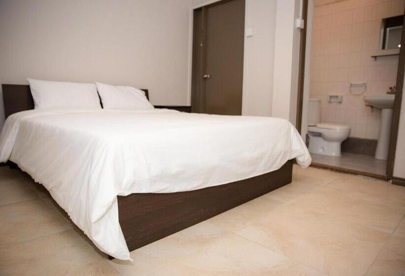 هتل کپسول The Landmark