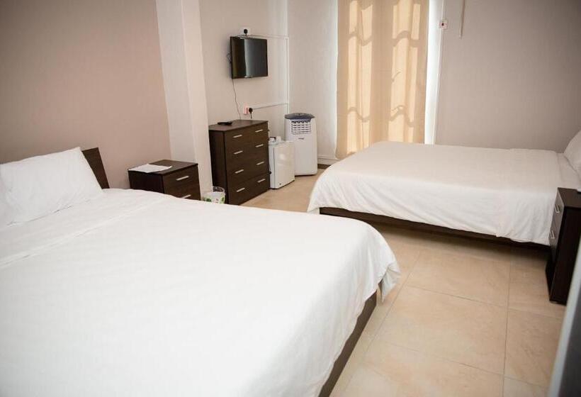 هتل کپسول The Landmark