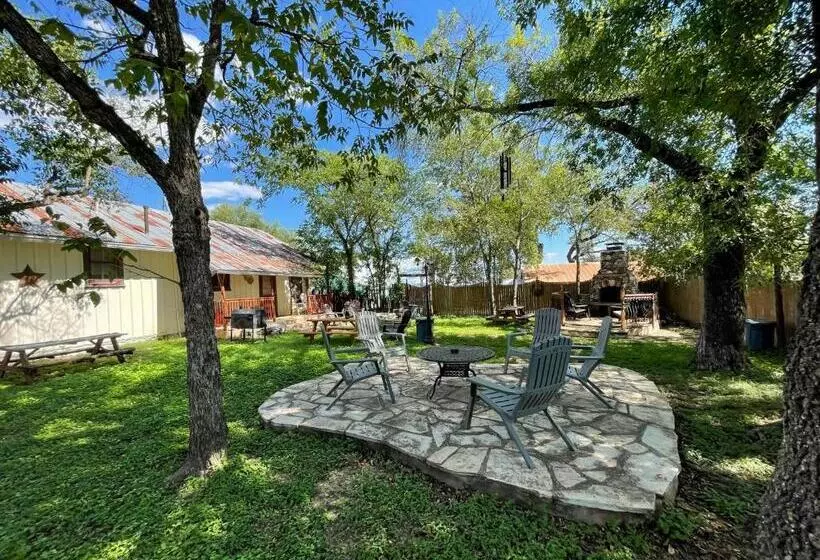 Majatalo Carriage Inn   Cottage