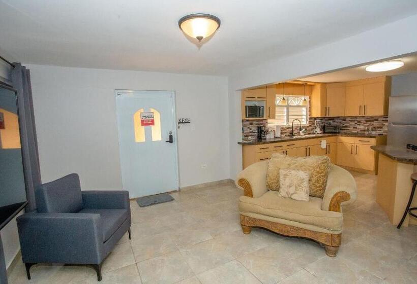 استراحتگاه Ecomar Rentals