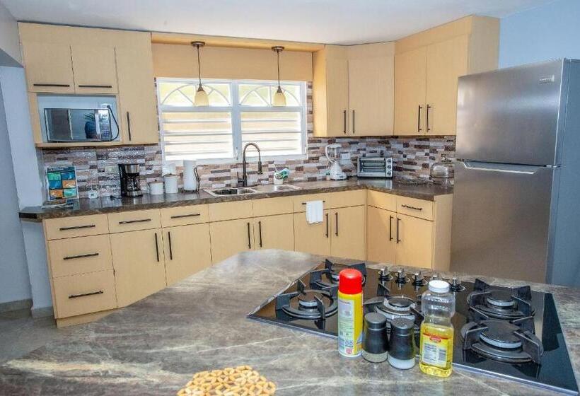 استراحتگاه Ecomar Rentals