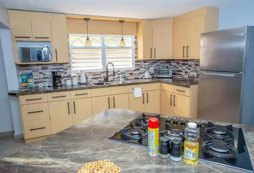 استراحتگاه Ecomar Rentals