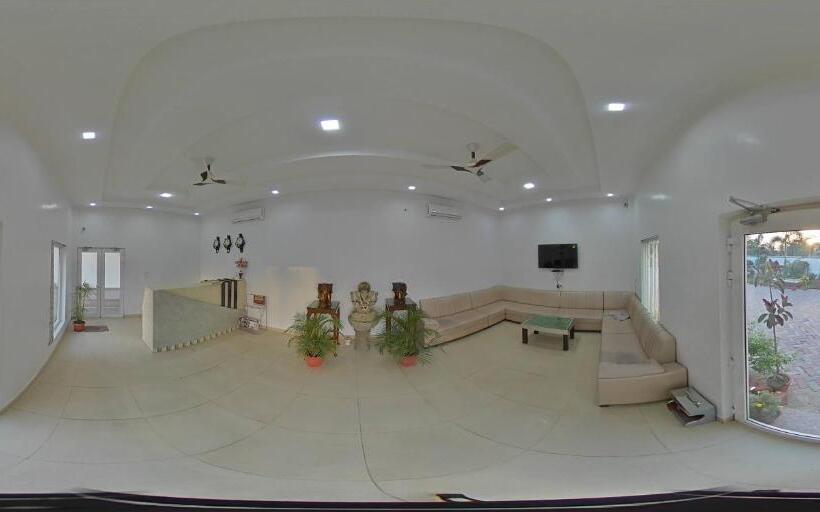 Tathastu Hotels & Banquet Hall