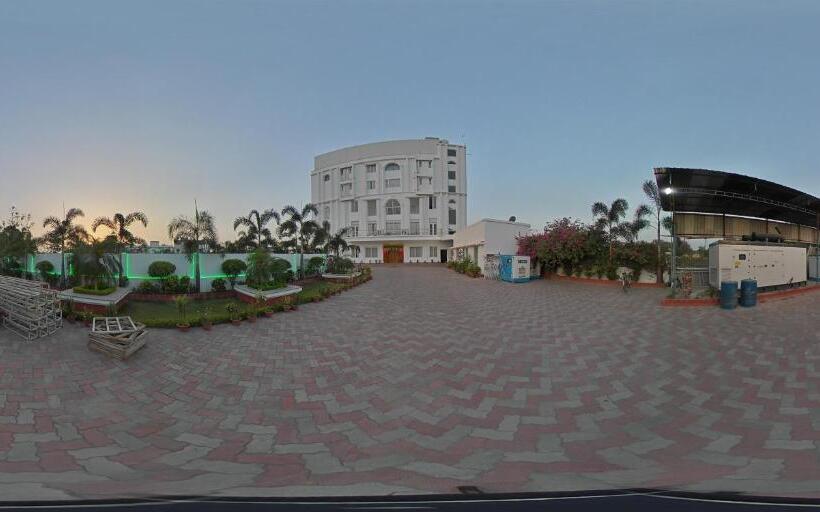 Tathastu Hotels & Banquet Hall