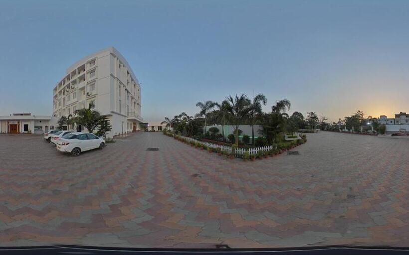 Tathastu Hotels & Banquet Hall