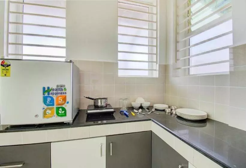 Hotelli Oyo Safura Residency