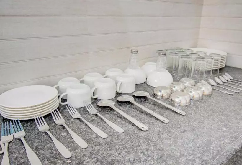 Hotelli Oyo Safura Residency