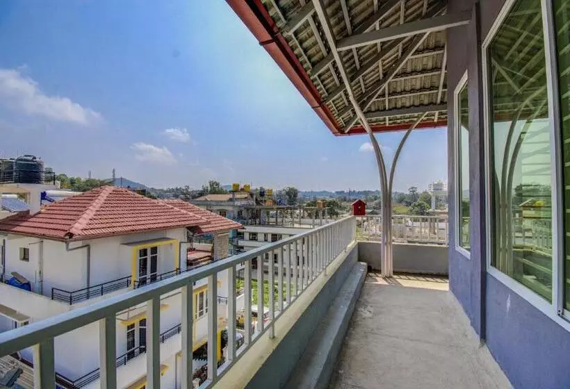 Hotelli Oyo Safura Residency