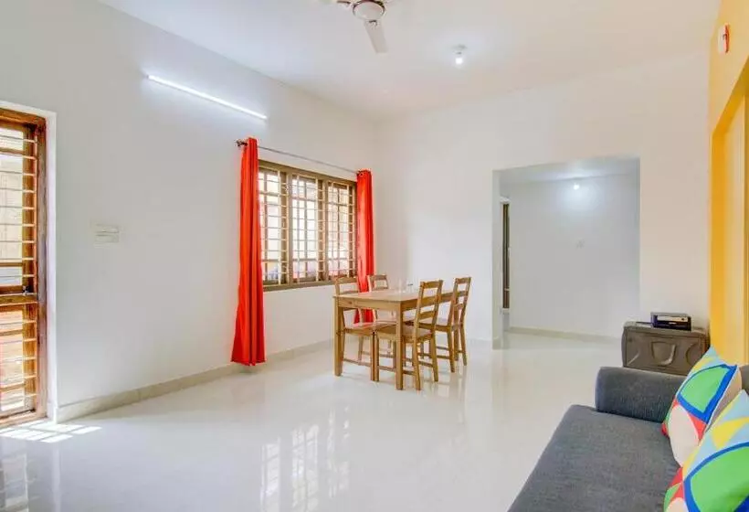 Hotelli Oyo Safura Residency