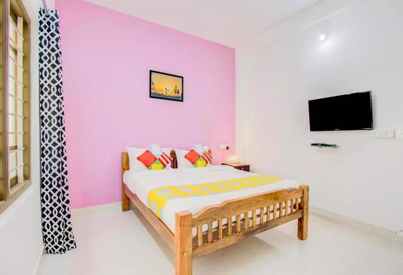 Hotelli Oyo Safura Residency