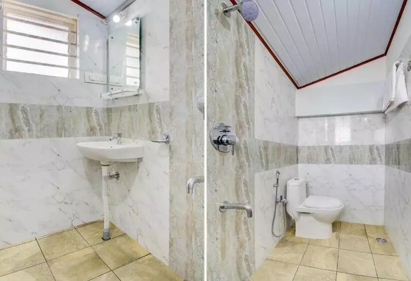 Hotelli Oyo Safura Residency