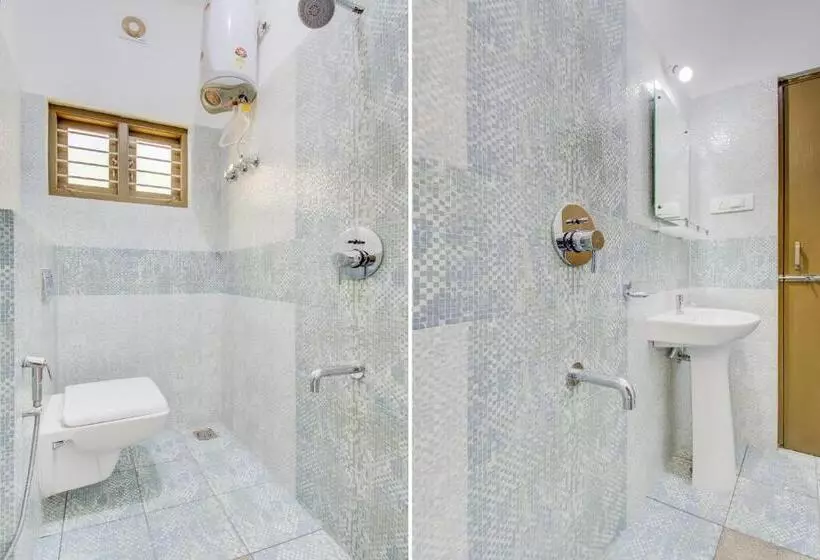 Hotelli Oyo Safura Residency