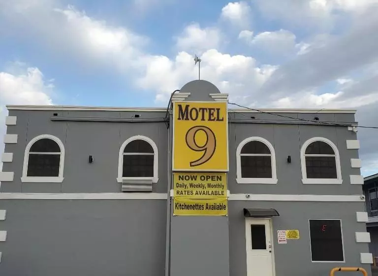 Motel 9