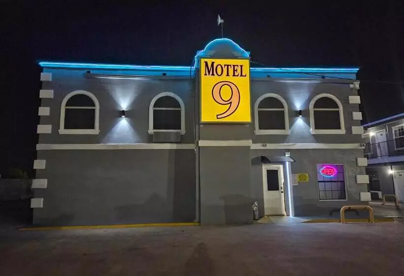 Motel 9