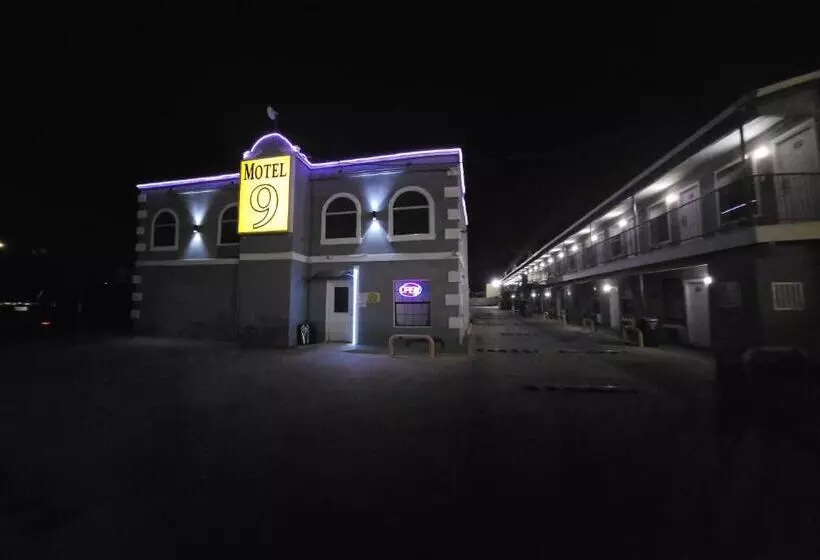 Motel 9