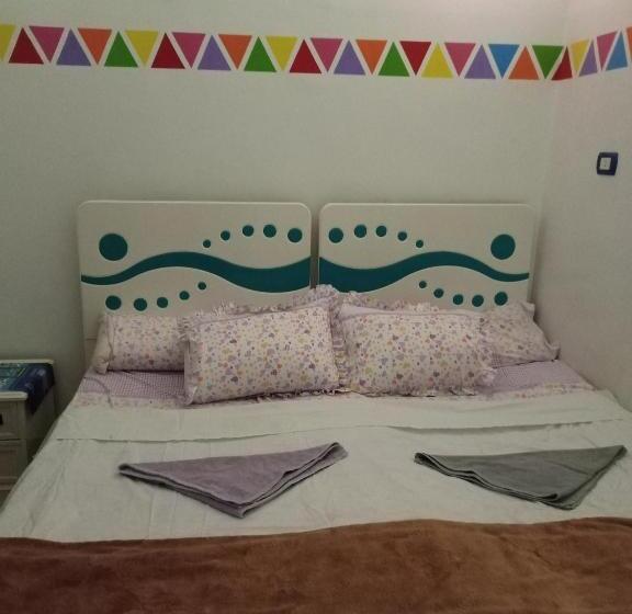 تختخواب و صبحانه Baba Dool