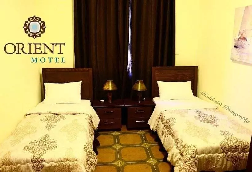 تختخواب و صبحانه Orient