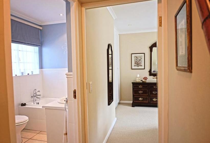 Aamiaismajoitus (B&B) The Stableford House