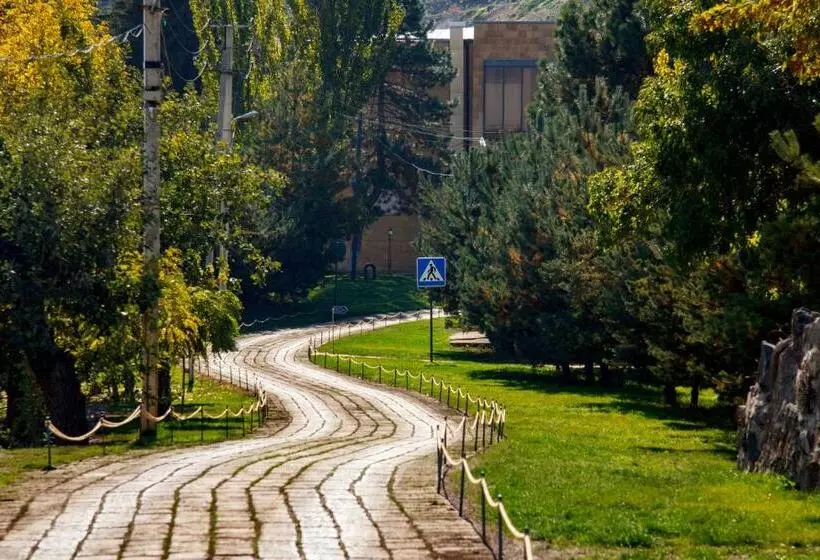 هتل Arzni Health Resort