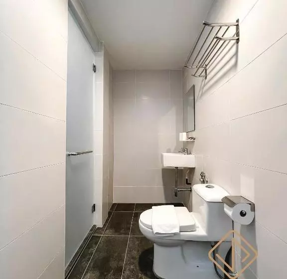 Hotel Brick Box