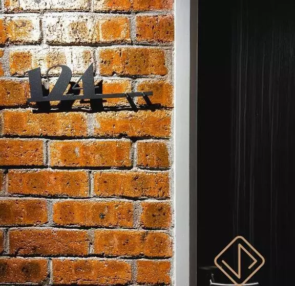 Hotel Brick Box