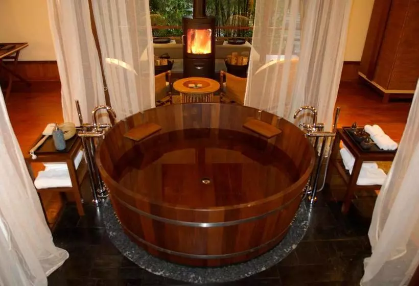 هتل Malikha Lodge