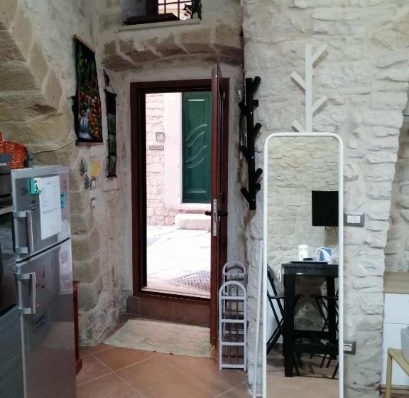 צימר Unique White Stone Studio