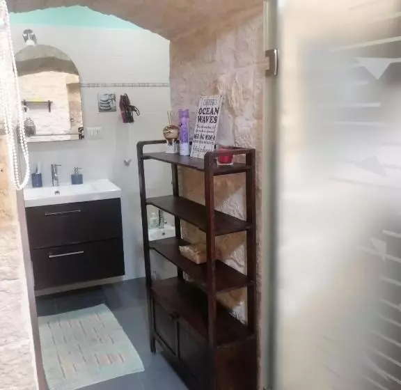 Aamiaismajoitus (B&B) Unique White Stone Studio