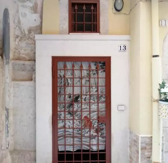 Aamiaismajoitus (B&B) Unique White Stone Studio